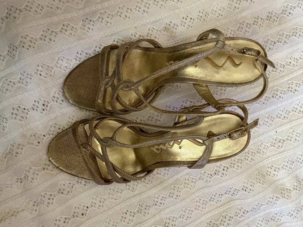Nina Gold Metallic Strappy Heels Evening Sandals Women's Size 8M